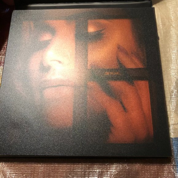 HudaBeauty 3D Highlighter Palette - Picture 4 of 6